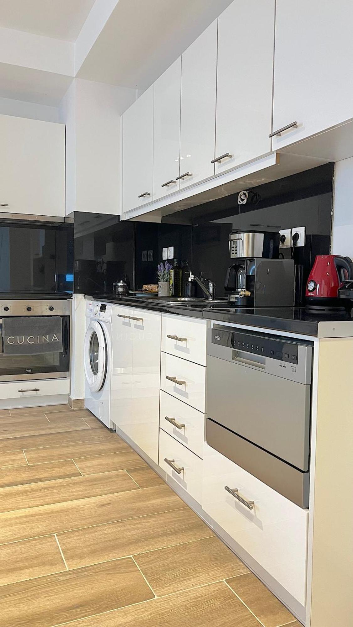 Pentelis Cozy Apt In Paleo Faliro Афины Экстерьер фото